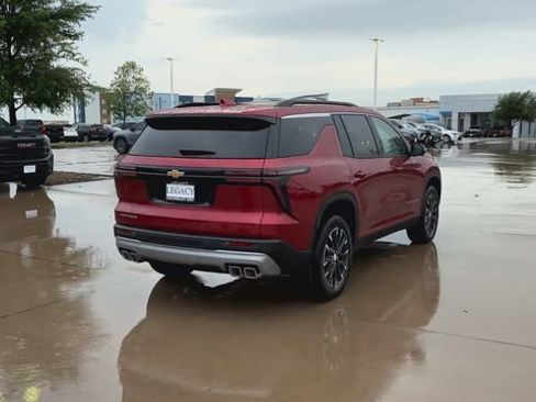 New 2026 Chevrolet Traverse LT w/ Sun and Wheel Package FWD image 3