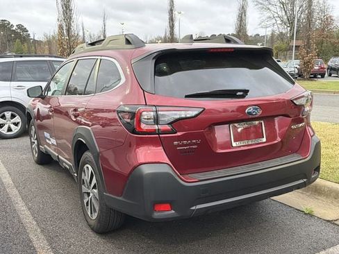 Used 2025 Subaru Outback Premium image 5