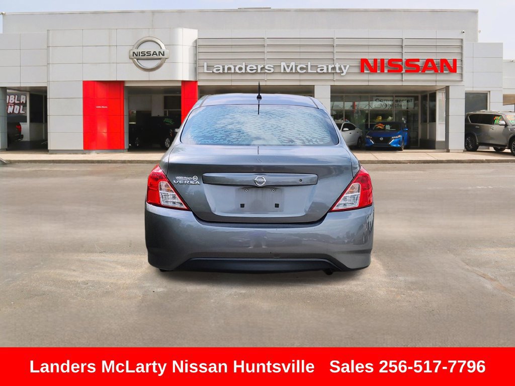 Used 2017 Nissan Versa S FWD image 5