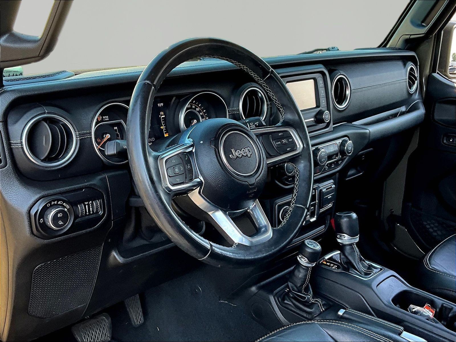 Used 2020 Jeep Gladiator Overland AWD/4WD image 18