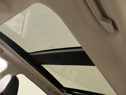 Used 2018 Nissan Murano SL w/ Moonroof Package FWD image 16