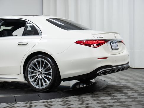 Certified 2022 Mercedes-Benz S 500 4MATIC w/ AMG Line Package image 29