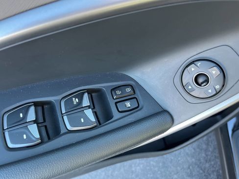 Used 2014 Hyundai Santa Fe GLS image 14