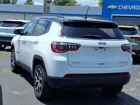 Used 2025 Jeep Compass Limited AWD/4WD image 4