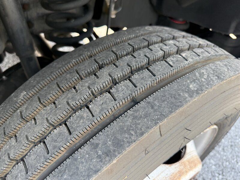 Used 2016 Ford F550 2WD Regular Cab Super Duty image 28