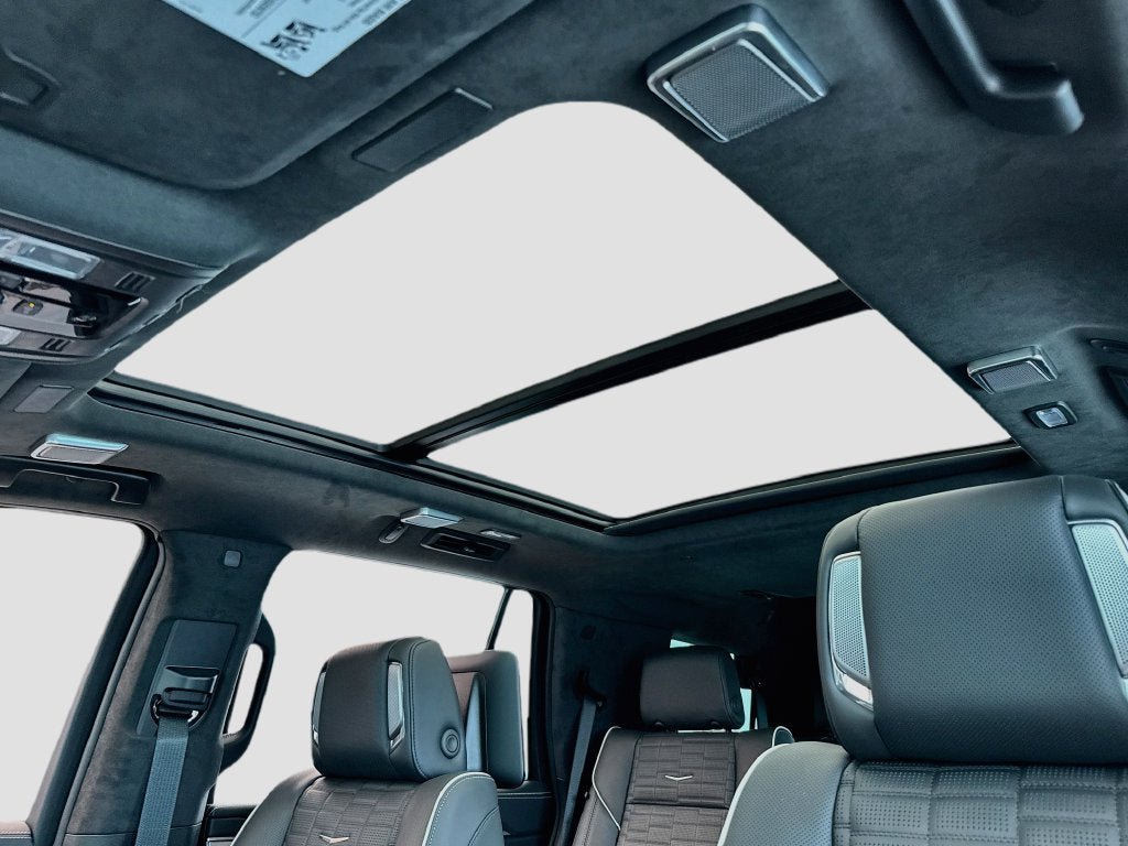 New 2026 Cadillac Escalade V w/ LPO, ONYX Package AWD/4WD image 20