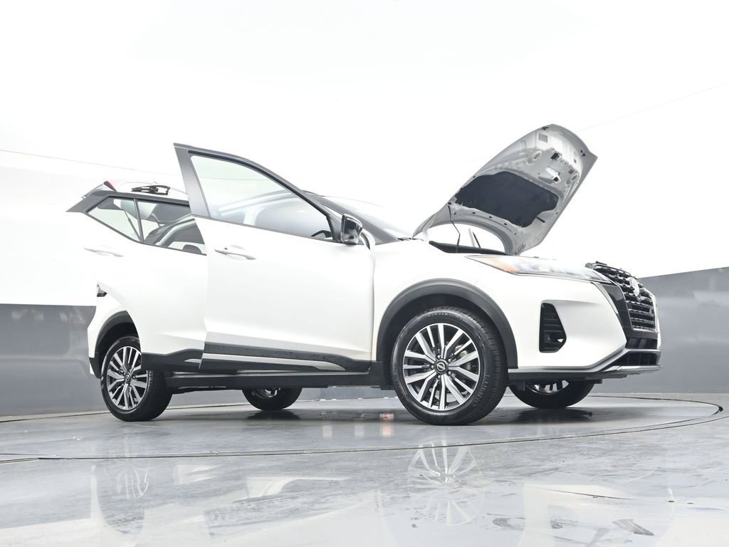 Certified 2024 Nissan Kicks SR FWD image 45