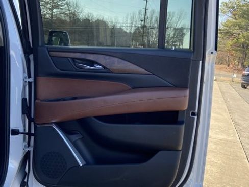 Used 2016 Cadillac Escalade ESV Premium image 24