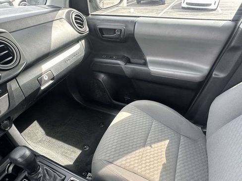 Used 2022 Toyota Tacoma SR AWD/4WD image 30