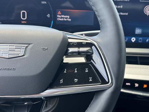 Used 2025 Cadillac Optiq Luxury 2 w/ LPO, Floor Liner Package AWD/4WD image 18