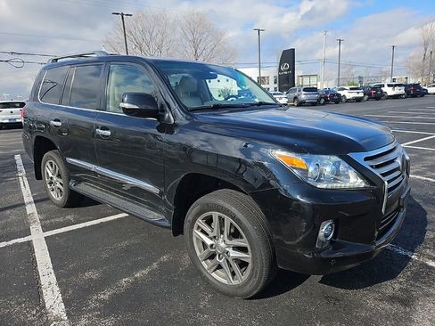 Used 2015 Lexus LX 570 4WD image 2