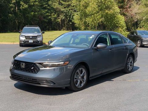Used 2023 Honda Accord EX image 4