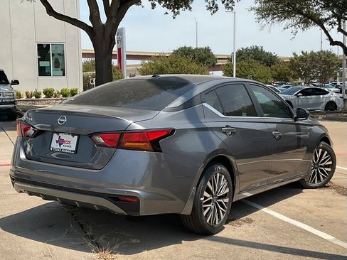 New 2026 Nissan Altima 2.5 SV FWD image 4