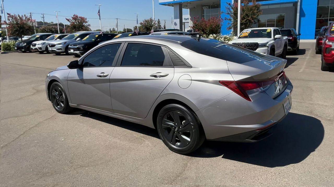 Used 2023 Hyundai Elantra SEL FWD image 5