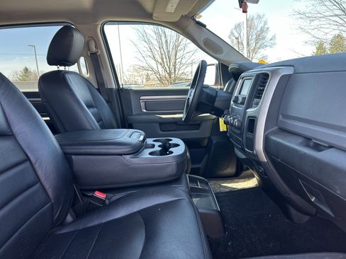 Used 2019 RAM 1500 Classic SLT AWD/4WD image 10
