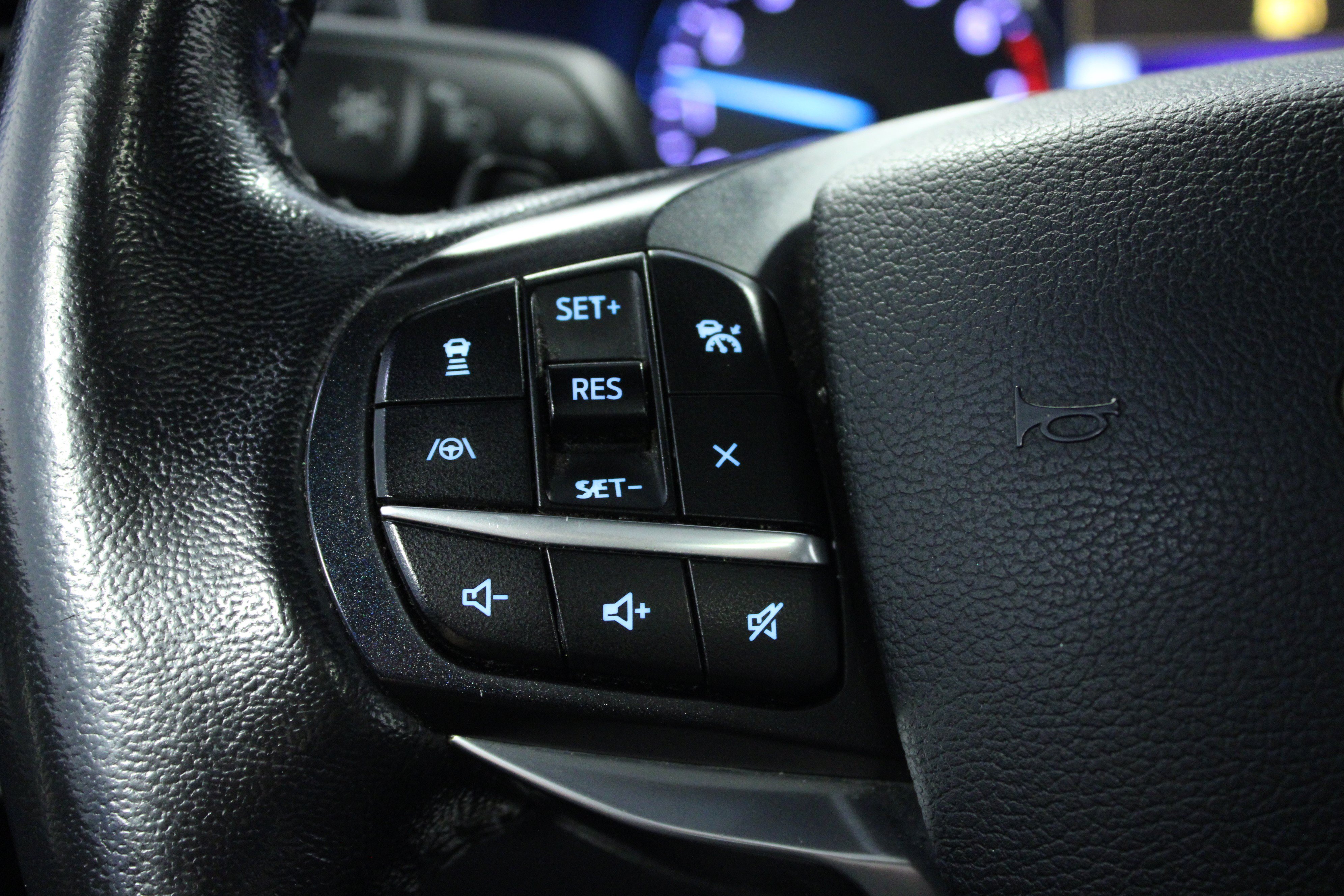 Used 2020 Ford Explorer Limited RWD image 21