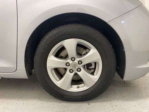 Used 2012 Toyota Sienna LE image 8