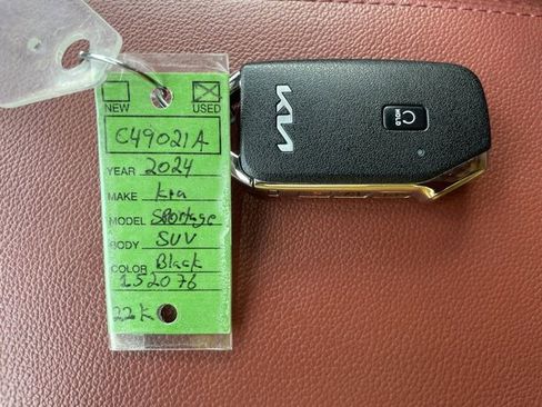 Used 2024 Kia Sportage SX image 19
