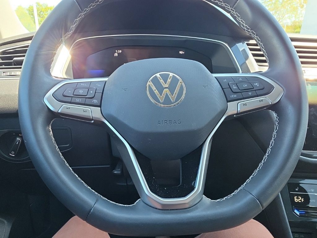 Certified 2023 Volkswagen Tiguan SE FWD image 17