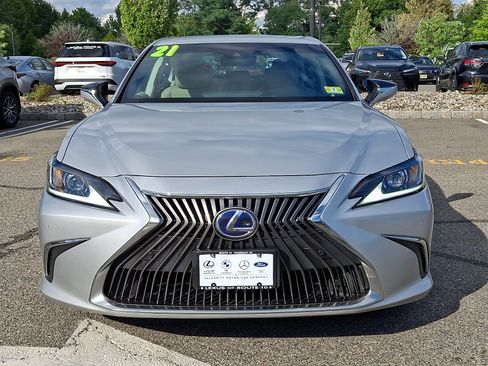 Used 2021 Lexus ES 300h w/ Premium Package FWD image 2