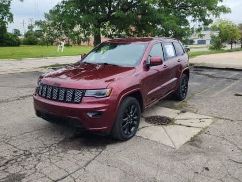 Used 2022 Jeep Grand Cherokee Laredo X AWD/4WD image 28
