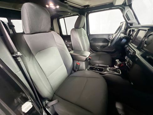 Used 2022 Jeep Gladiator Willys image 31