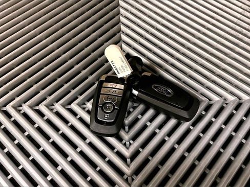 Used 2024 Ford F150 Lariat image 9