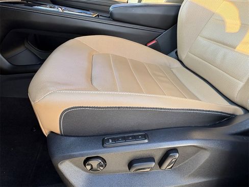 Used 2024 Volkswagen Atlas Cross Sport SEL image 13