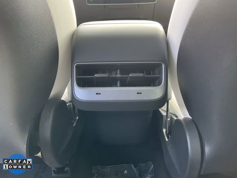 Used 2021 Tesla Model Y Long Range image 33