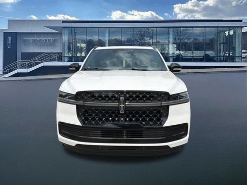 New 2027 Lincoln Navigator L Reserve w/ Jet Appearance Package RWD image 2