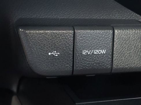 Used 2024 Toyota Camry SE image 21