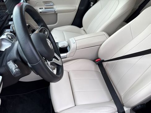 Used 2022 Mercedes-Benz GLB 250 image 19