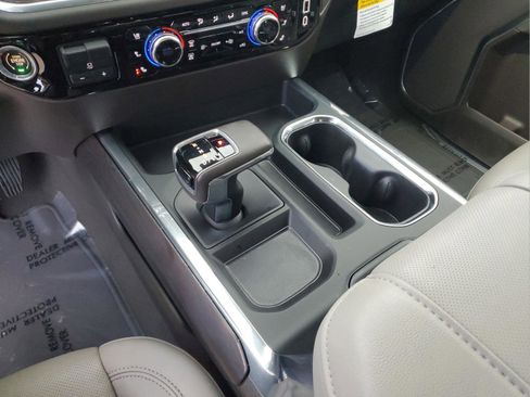 Used 2025 GMC Sierra 1500 SLT w/ SLT Premium Package image 26