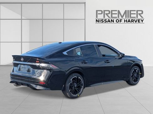 New 2026 Nissan Sentra SR w/ Floor Mat Package FWD image 5