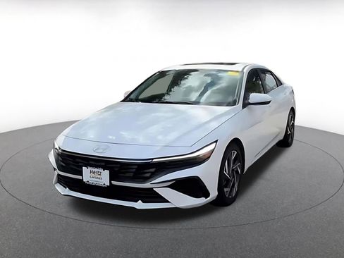 Used 2025 Hyundai Elantra SEL image 6