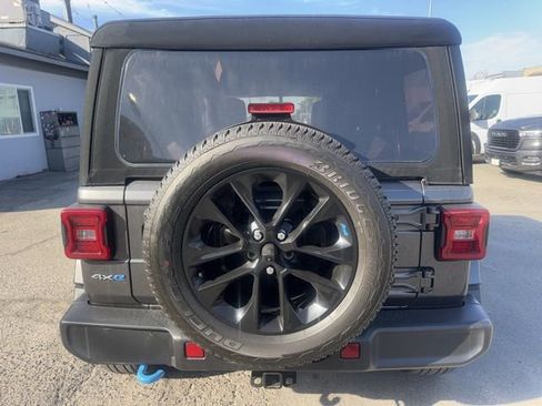 Used 2023 Jeep Wrangler Unlimited Sahara w/ Cold Weather Group AWD/4WD image 6
