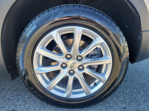 Used 2023 Cadillac XT4 Luxury w/ Cold Weather Package image 25