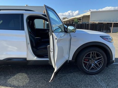 Certified 2025 Ford Explorer ST-Line w/ Premium Package image 39