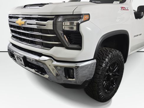 Used 2024 Chevrolet Silverado 3500 LTZ w/ LTZ Plus Package AWD/4WD image 12