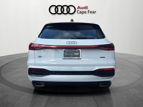 Certified 2025 Audi Q5 Premium w/ Convenience Package AWD/4WD image 4