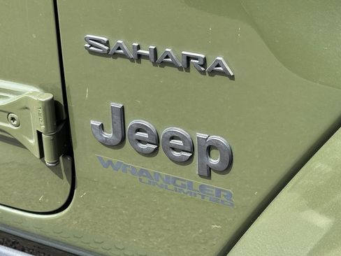 Used 2021 Jeep Wrangler Unlimited Sahara AWD/4WD image 16