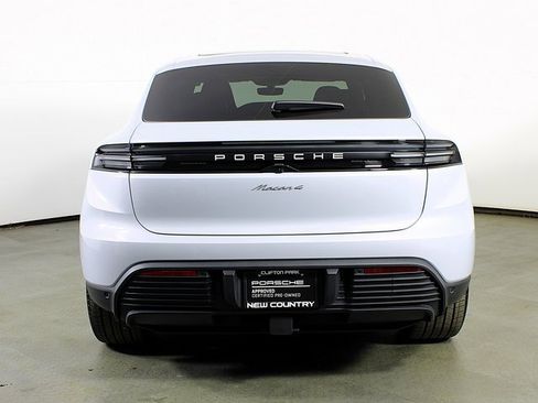 Used 2024 Porsche Macan 4 Electric image 6