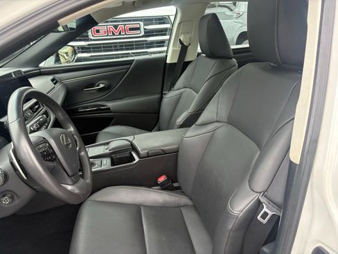 Used 2022 Lexus ES 350 w/ Premium Package FWD image 10