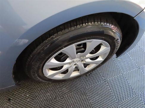 Used 2023 Toyota Corolla LE FWD image 9