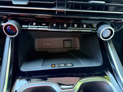 New 2026 Chevrolet Traverse High Country w/ LPO, Floor Liner Package FWD image 28