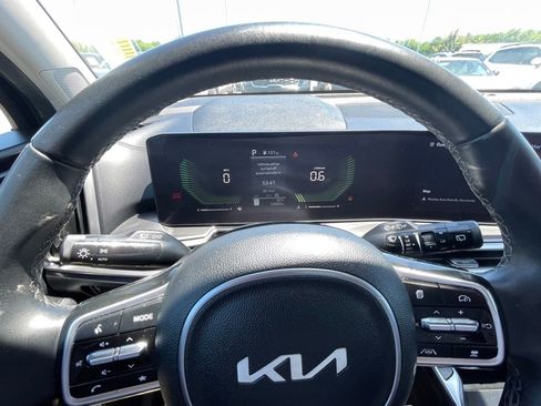 Certified 2025 Kia Sorento S w/ Panoramic Sunroof Package FWD image 13