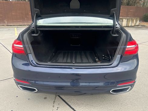 Used 2016 BMW 750i xDrive image 18