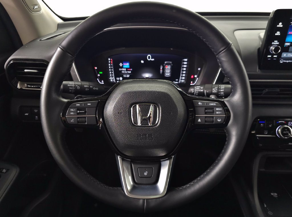 Used 2025 Honda Pilot Elite image 19