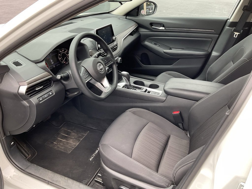 Used 2025 Nissan Altima 2.5 SV AWD/4WD image 10