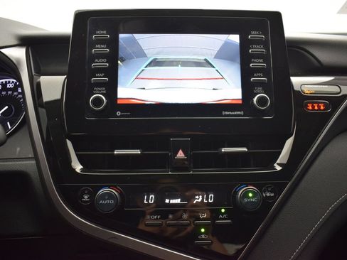 Used 2024 Toyota Camry SE FWD image 15